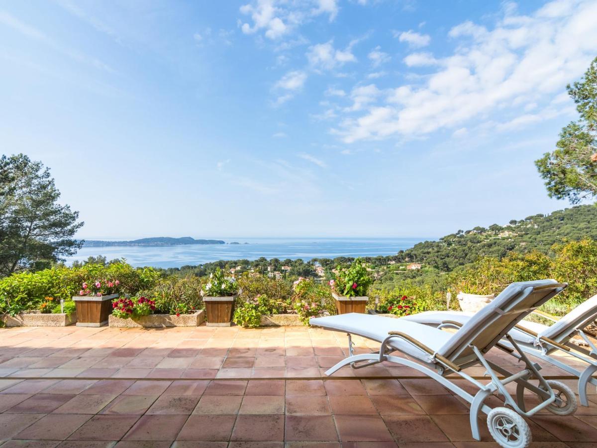 Pretty House With Sea View On The Hy Res Βίλα Ιέρ Δωμάτιο φωτογραφία