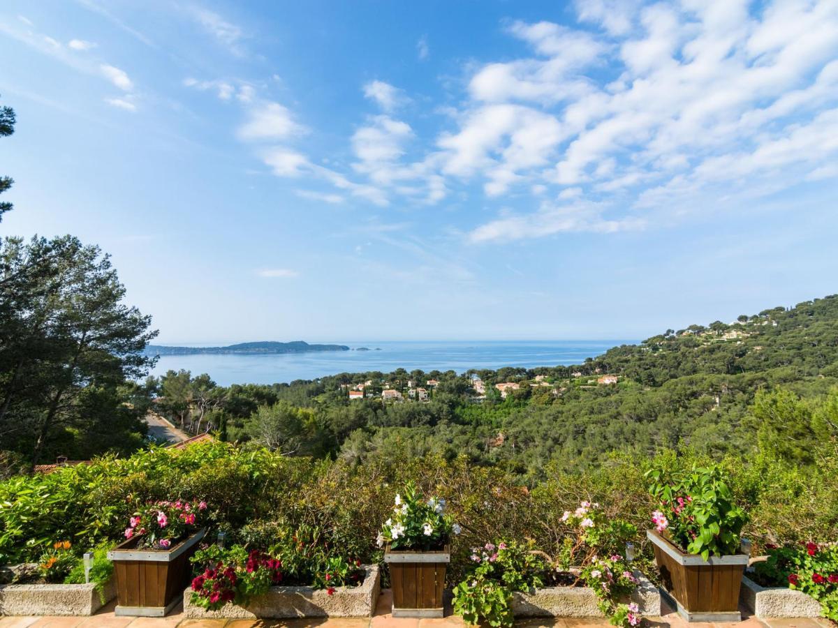 Pretty House With Sea View On The Hy Res Βίλα Ιέρ Εξωτερικό φωτογραφία